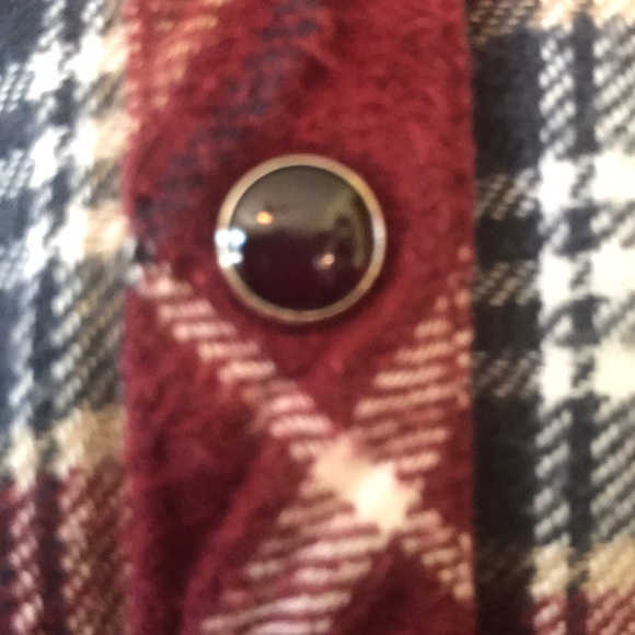 Women’s Plaid Button Up - Picture 3 of 5